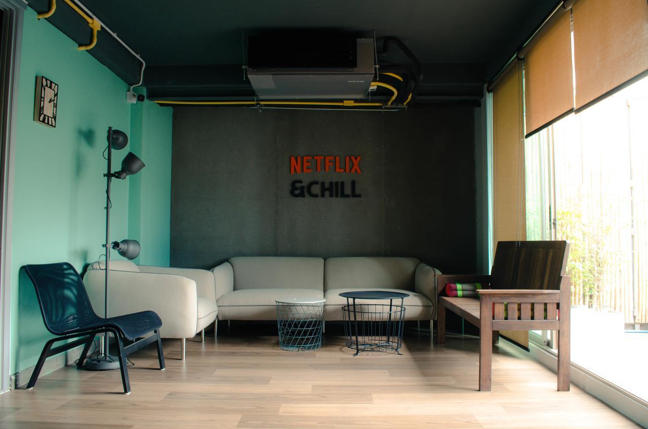 Whereder Poshtel Удон-Тхани Экстерьер фото